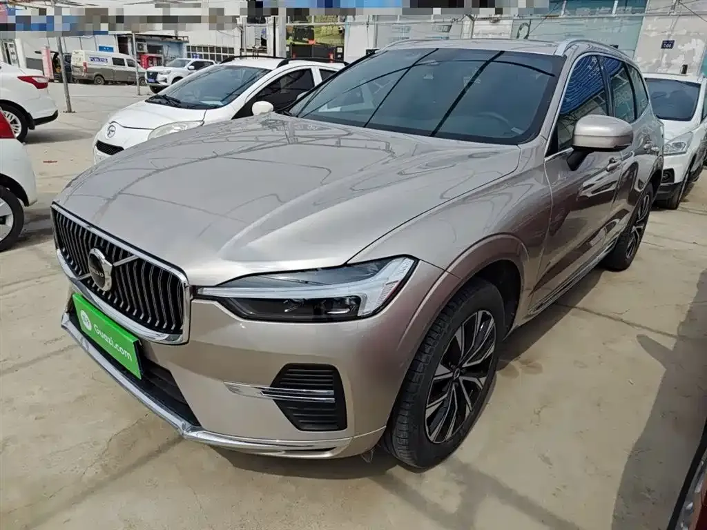 Volvo XC60 — фото 1