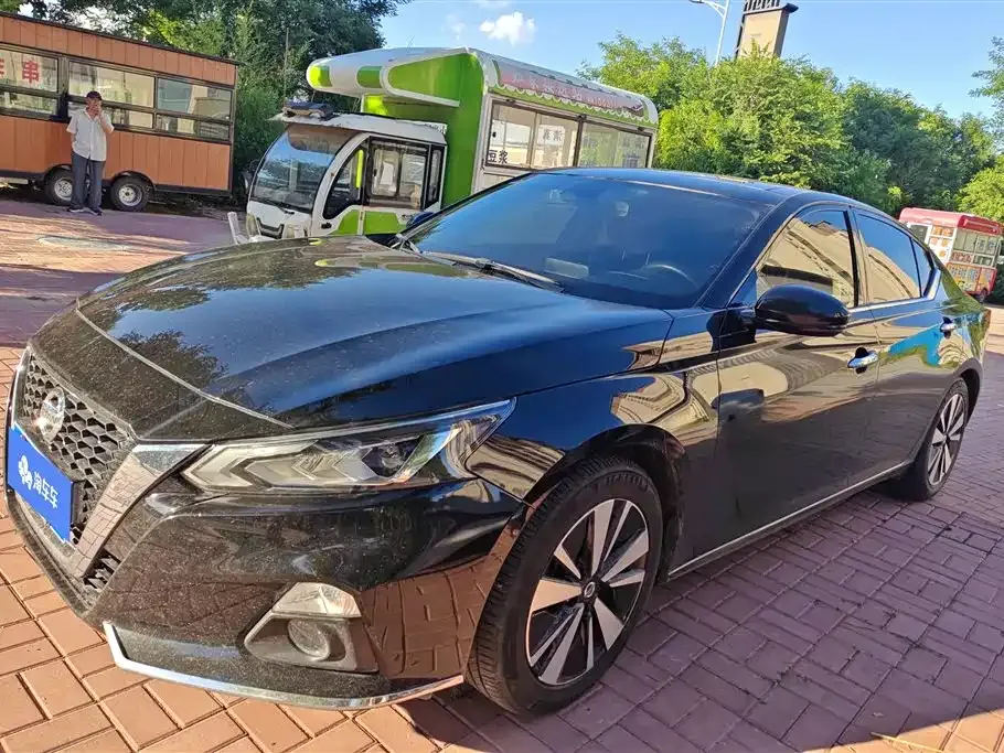 Nissan Teana — фото 1