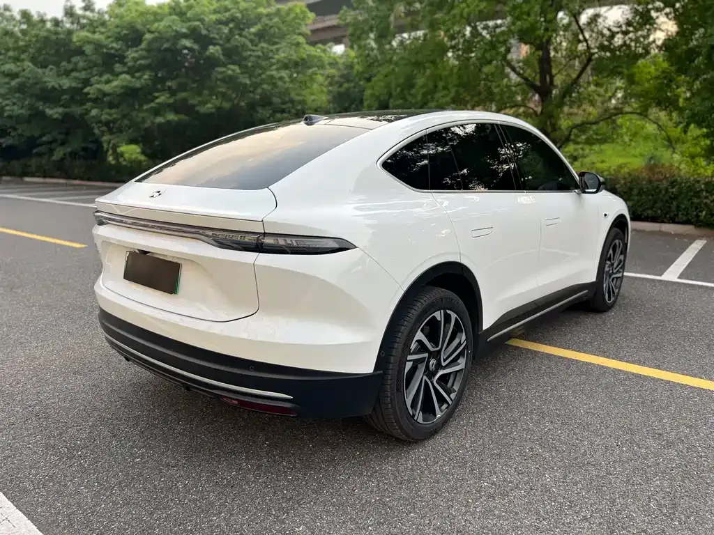 NIO EC6 — фото 8