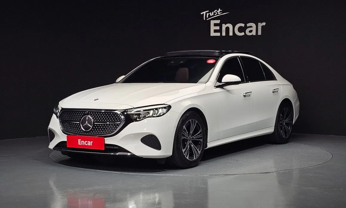 Mercedes-Benz E-Class — фото 1