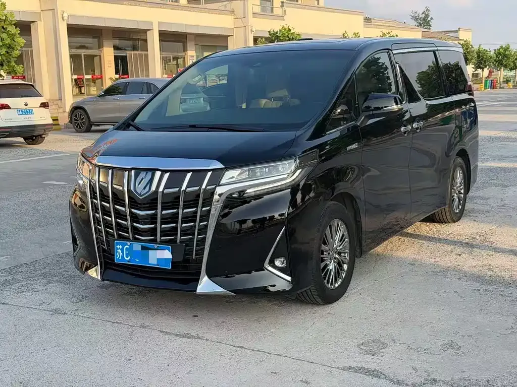 Toyota Alphard — фото 9