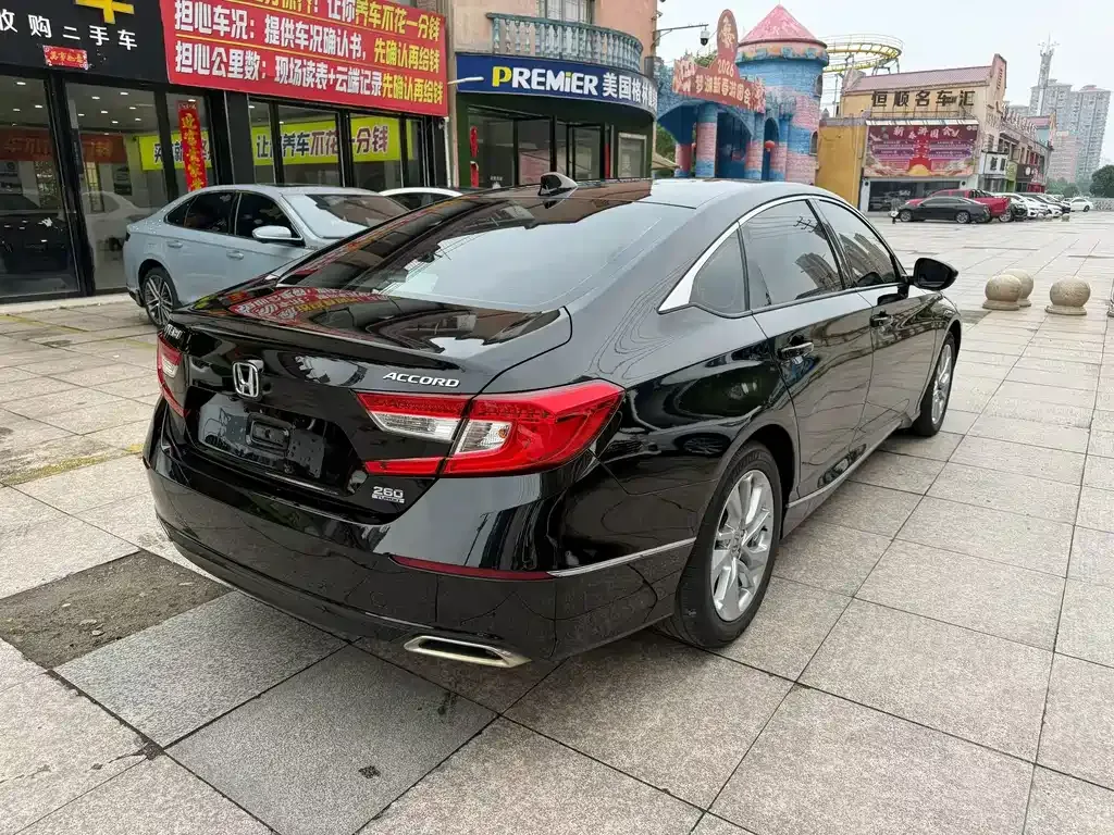 Honda Accord — фото 9