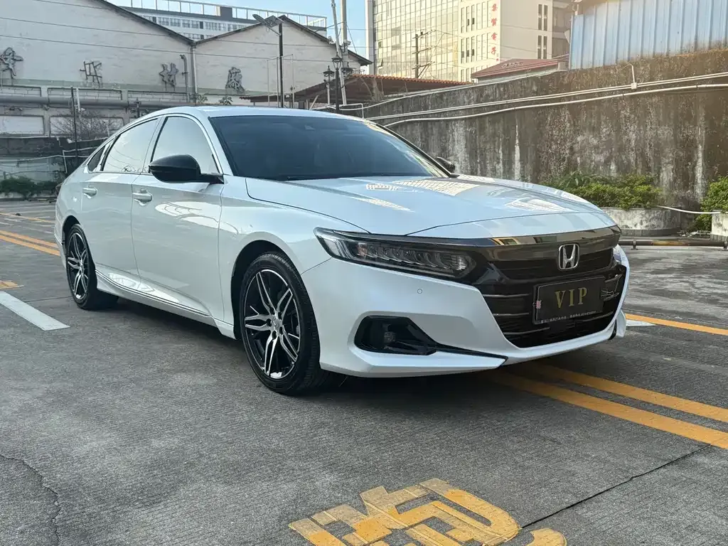 Honda Accord — фото 10
