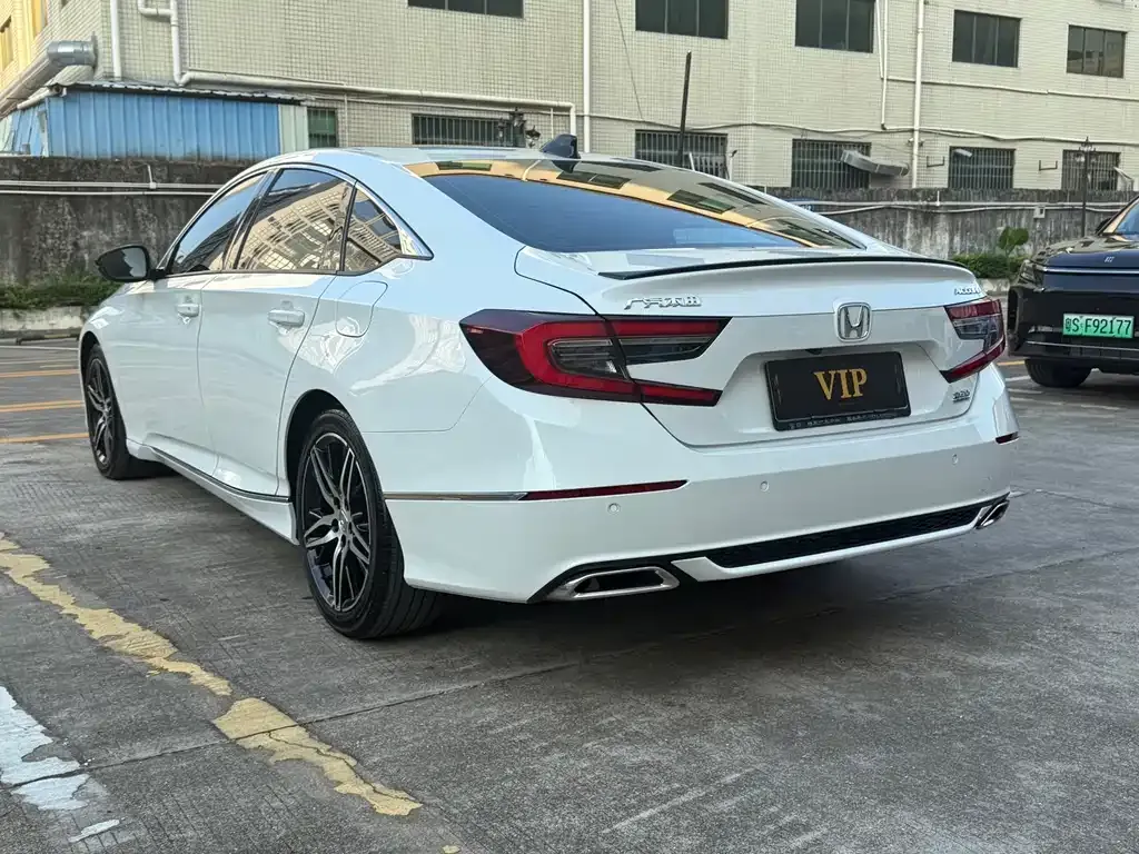 Honda Accord — фото 6