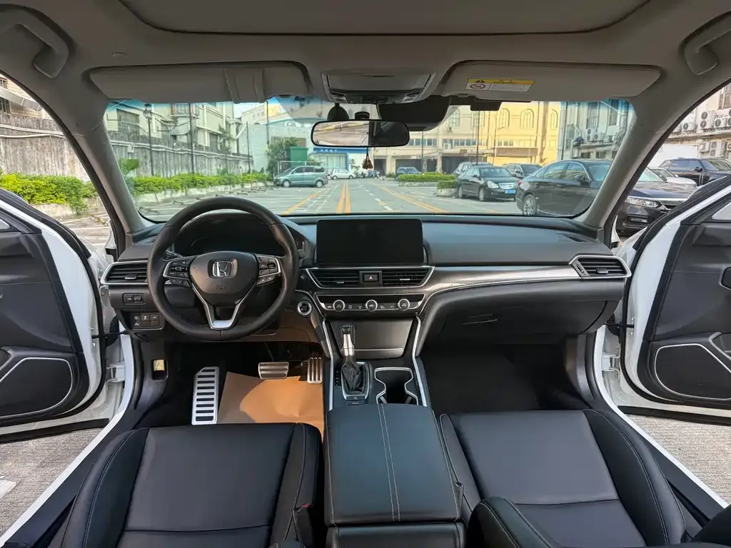 Honda Accord — фото 5