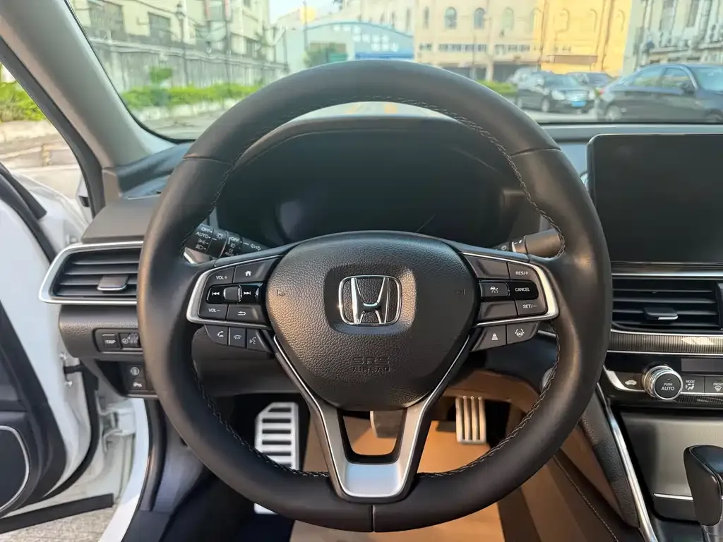 Honda Accord — фото 7