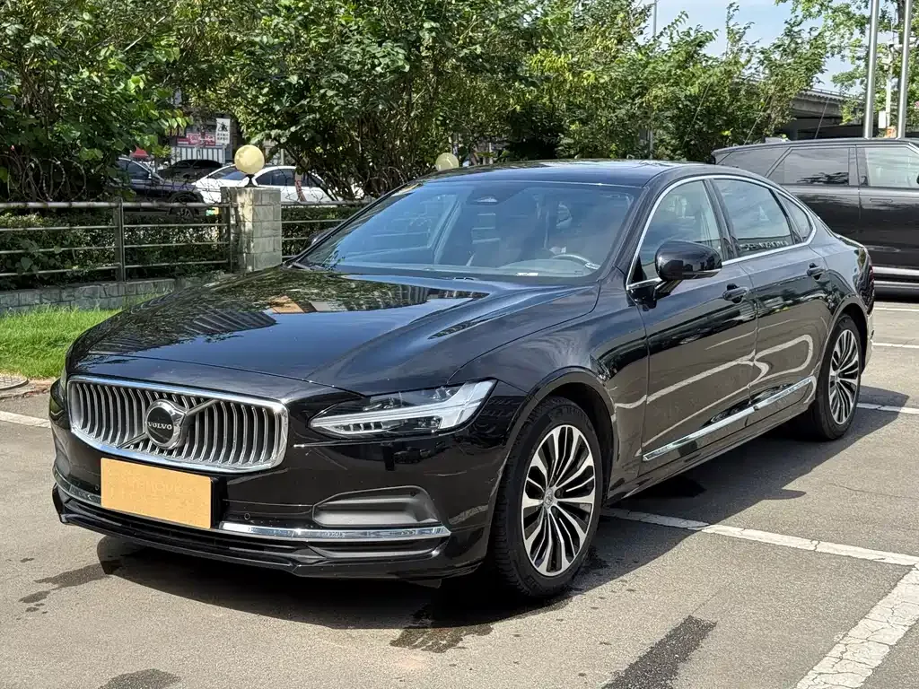 Volvo S90 — фото 1