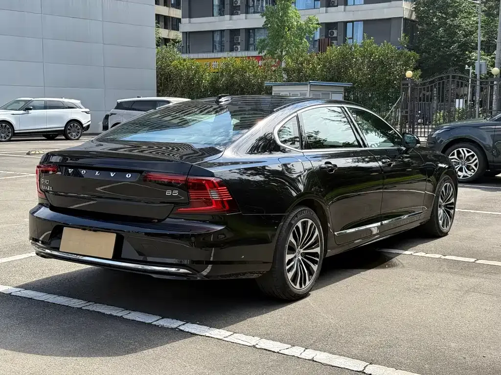 Volvo S90 — фото 10