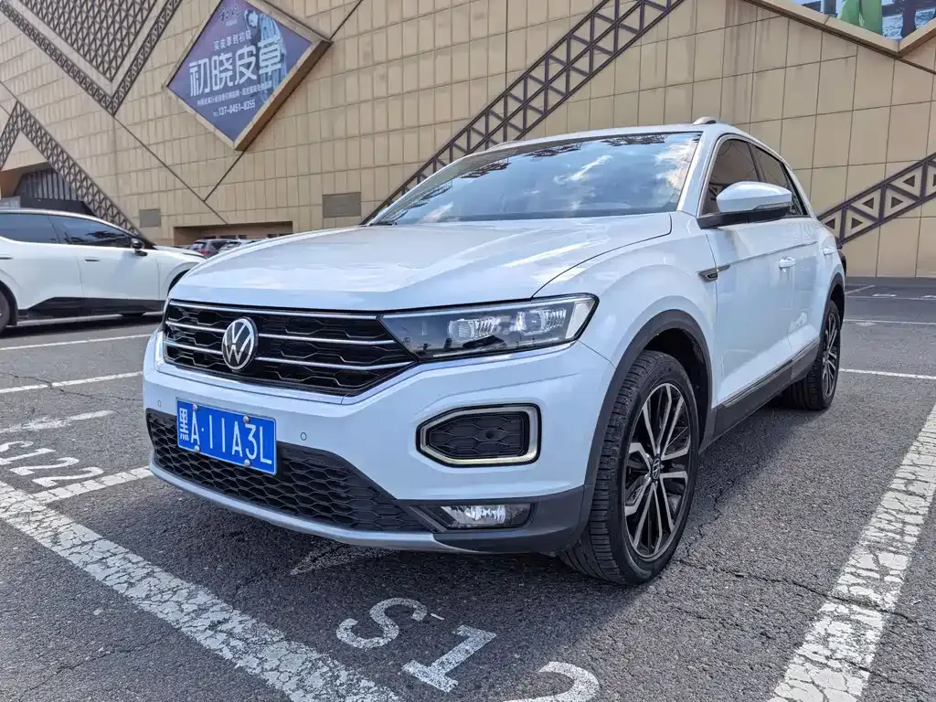 Volkswagen T-Roc — фото 1