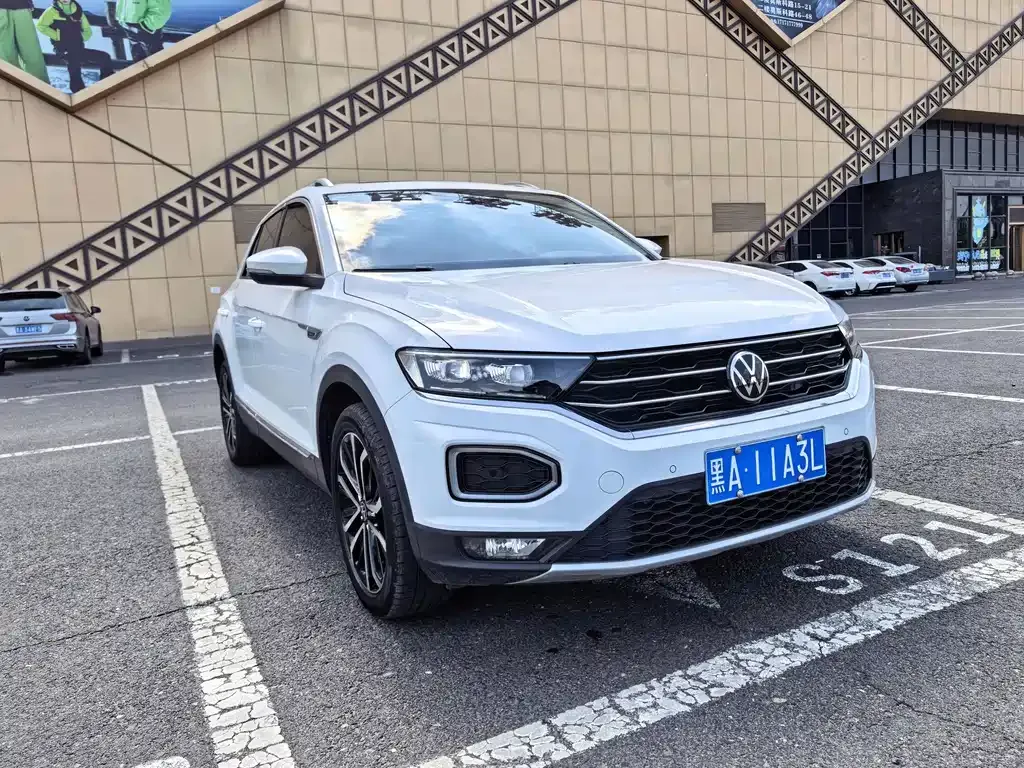 Volkswagen T-Roc — фото 10