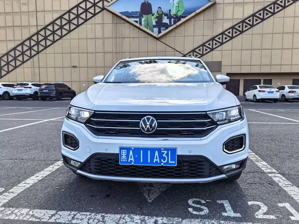 Volkswagen T-Roc — фото 7