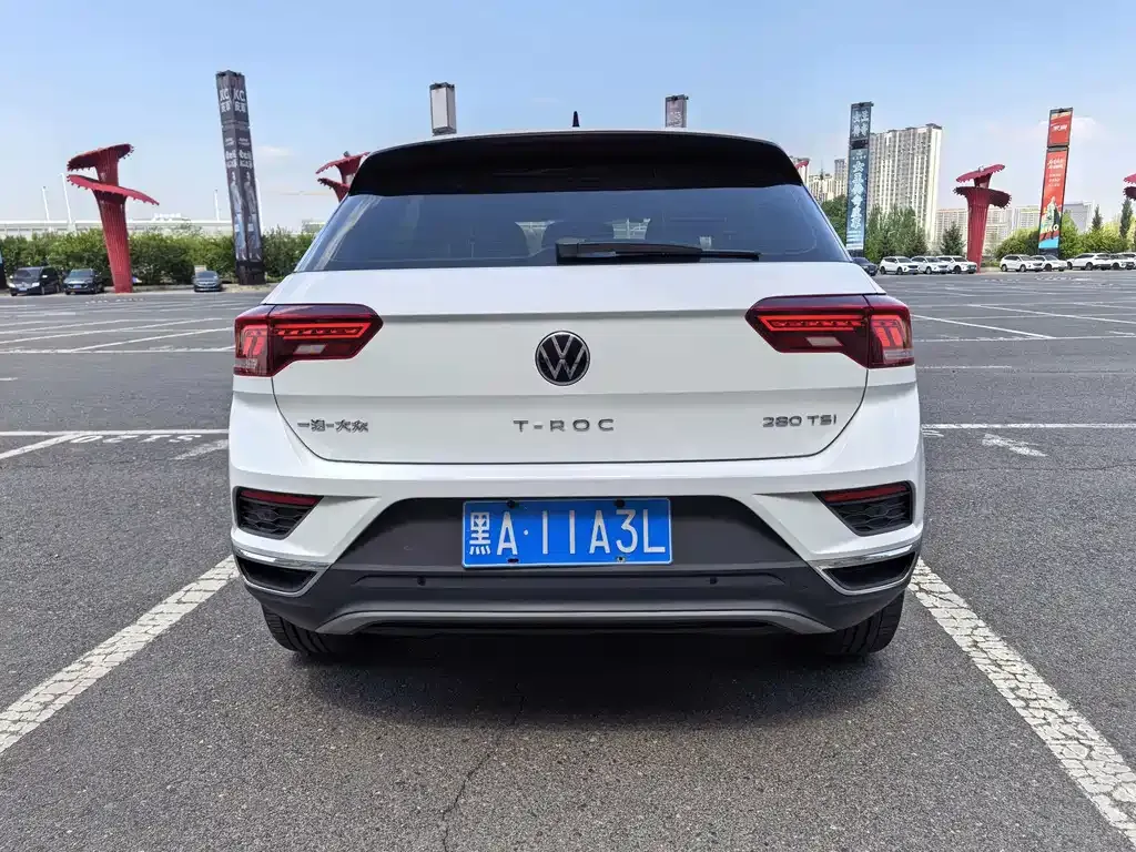 Volkswagen T-Roc — фото 9