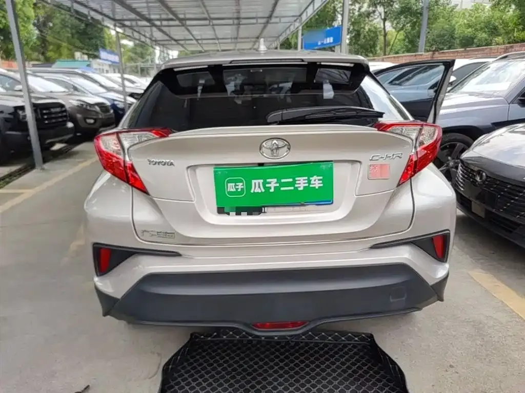 Toyota C-HR — фото 9