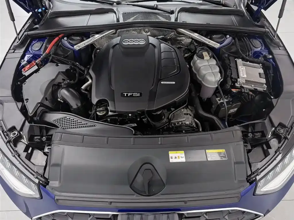 Audi A4L 2021 из CN, фото 9