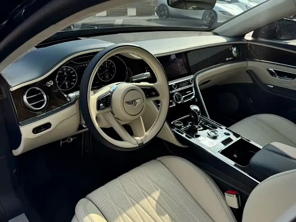 Bentley Flying Spur — фото 5