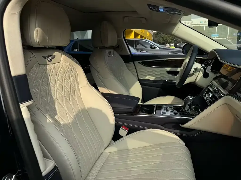 Bentley Flying Spur — фото 7