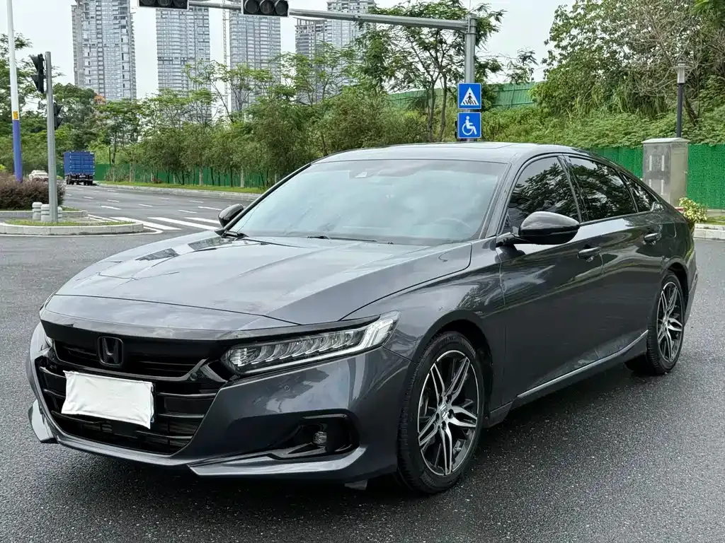 Honda Accord — фото 1