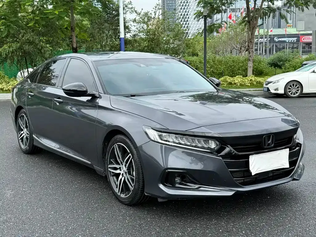 Honda Accord — фото 10