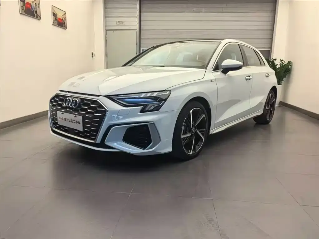 Audi A3 2024 из CN, фото 1