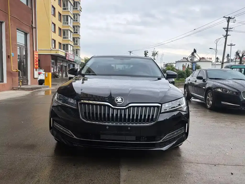 Skoda Superb — фото 2