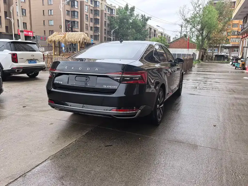 Skoda Superb — фото 4