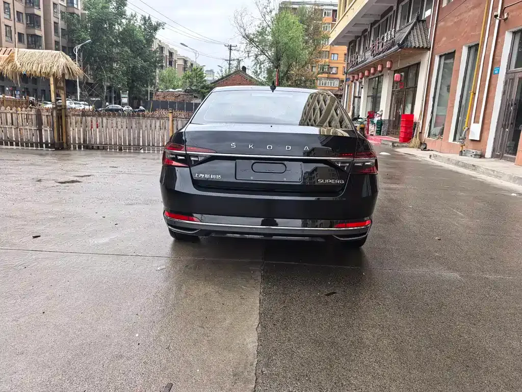 Skoda Superb — фото 7
