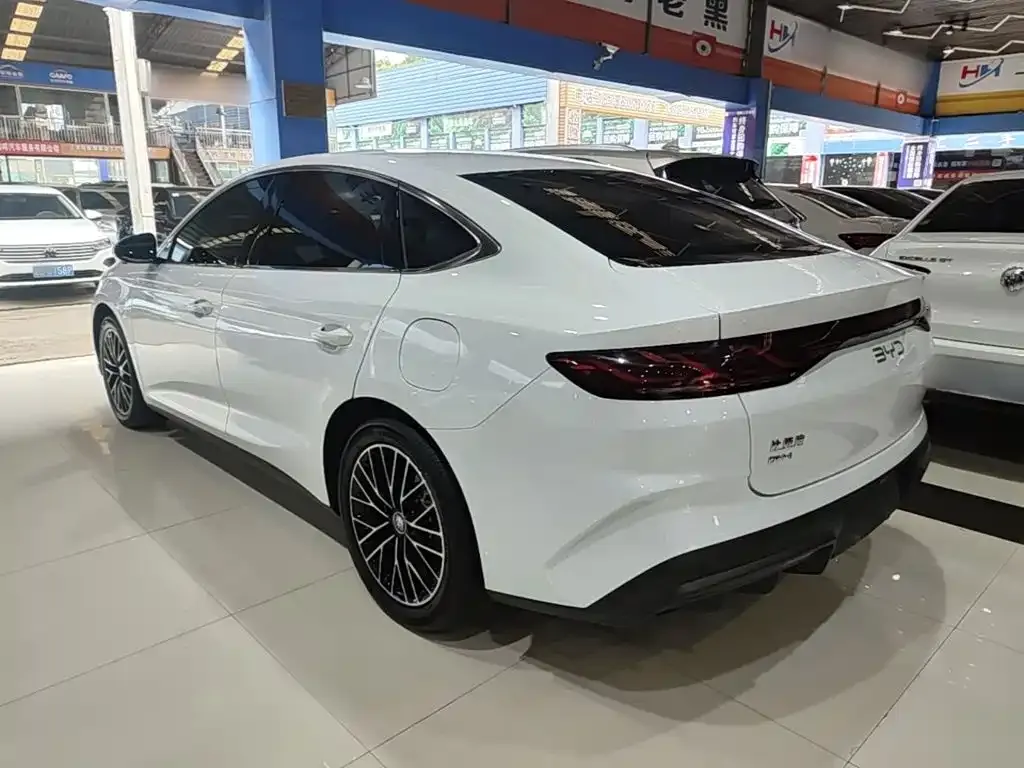 BYD Qin L — фото 9