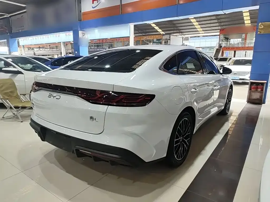 BYD Qin L — фото 10