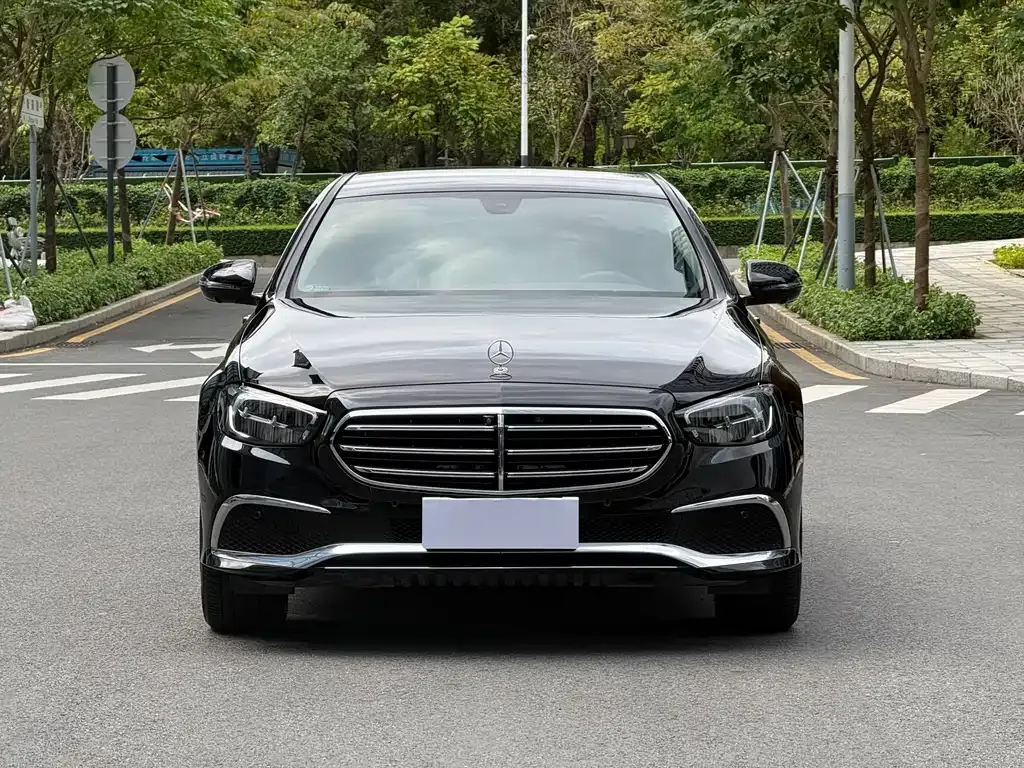 Mercedes-Benz E-Class — фото 10