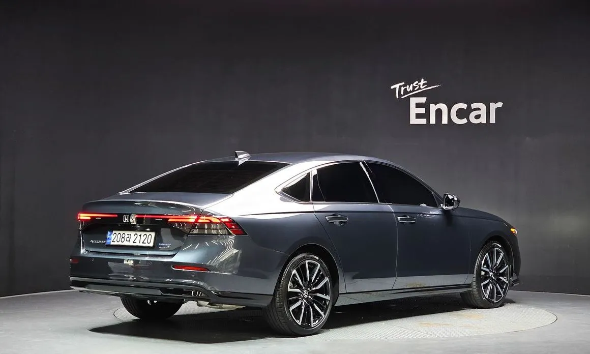 Honda Accord — фото 3