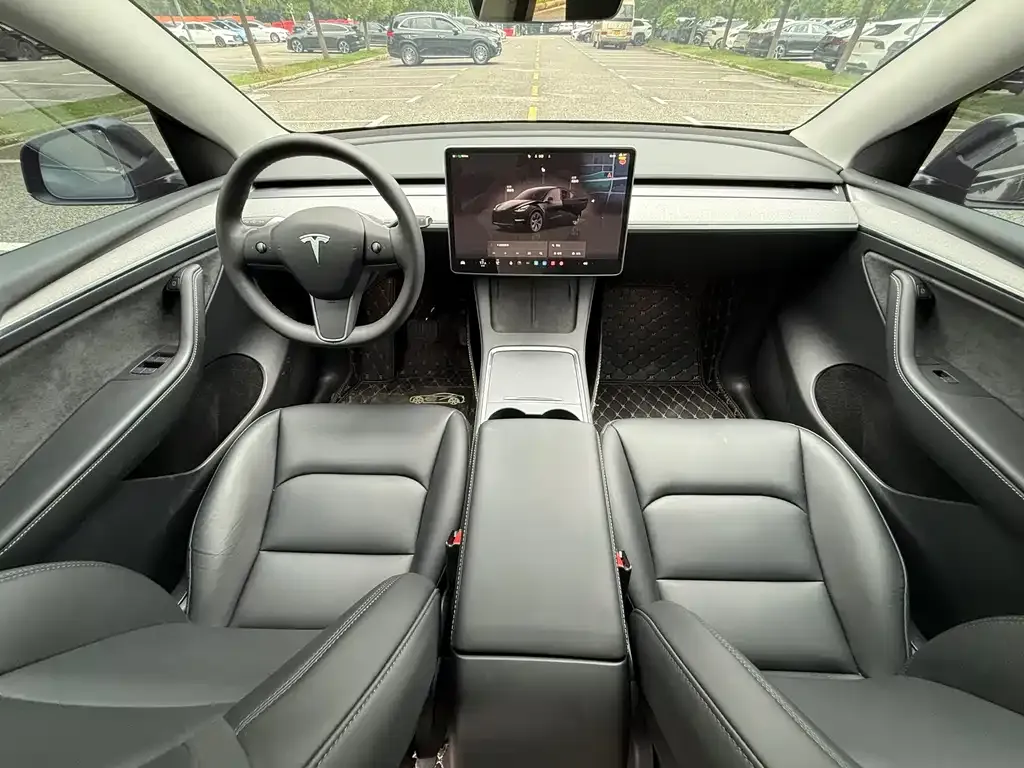Tesla Model Y — фото 4