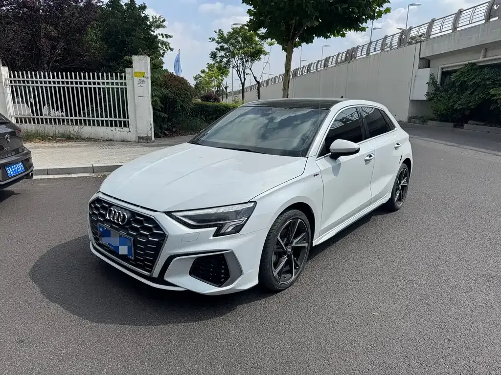 Audi A3 — фото 1