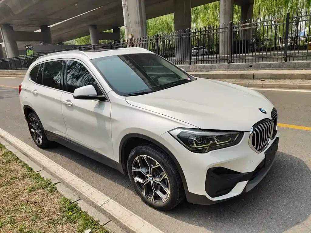 BMW X1 — фото 5