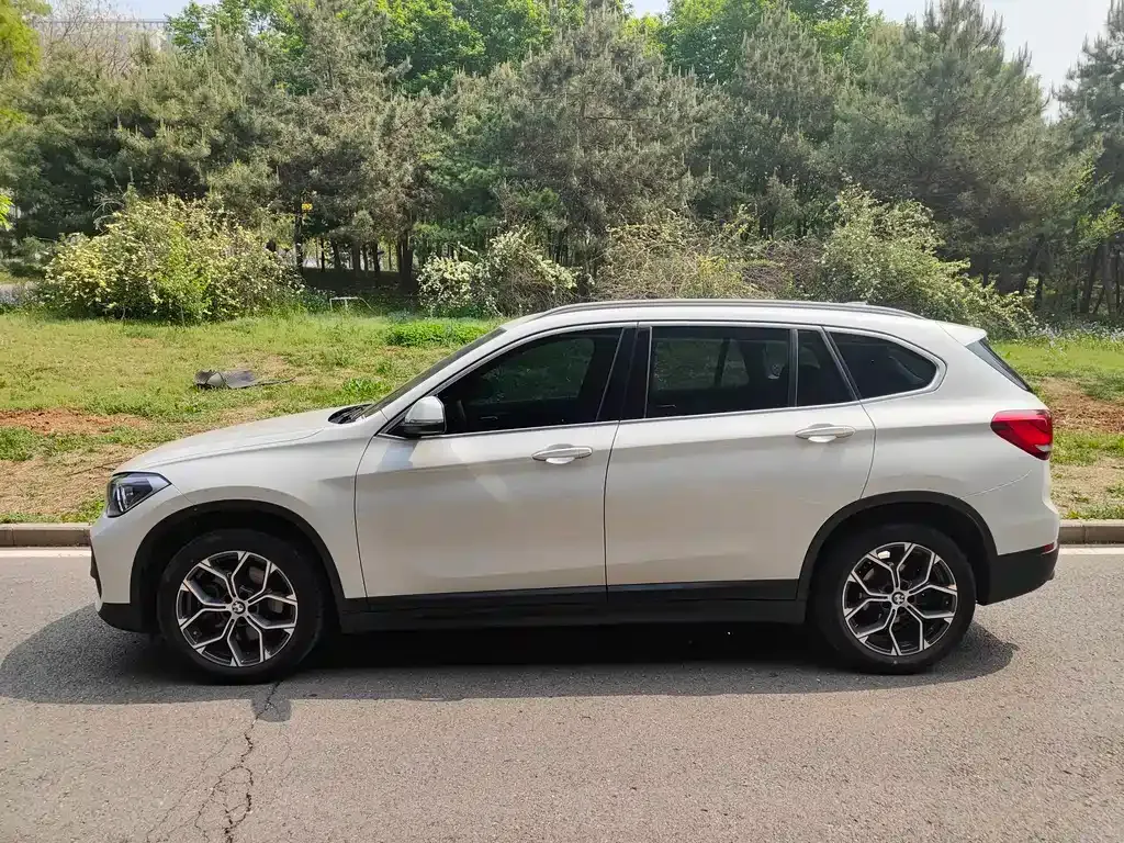 BMW X1 — фото 7