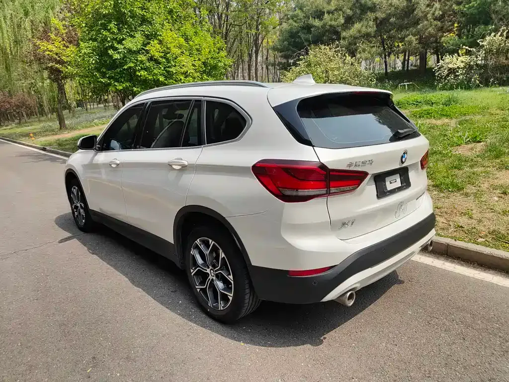 BMW X1 — фото 9
