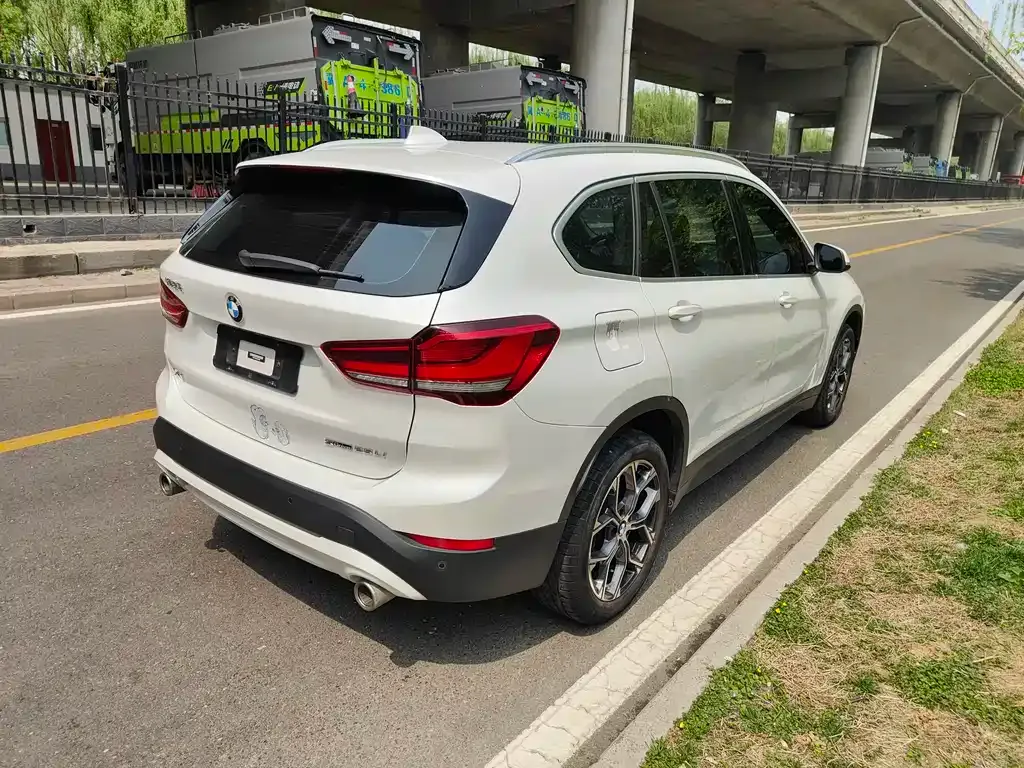 BMW X1 — фото 10