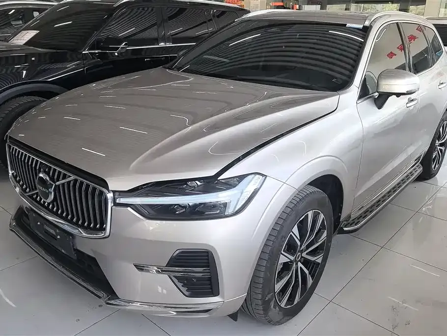 Volvo XC60 — фото 1