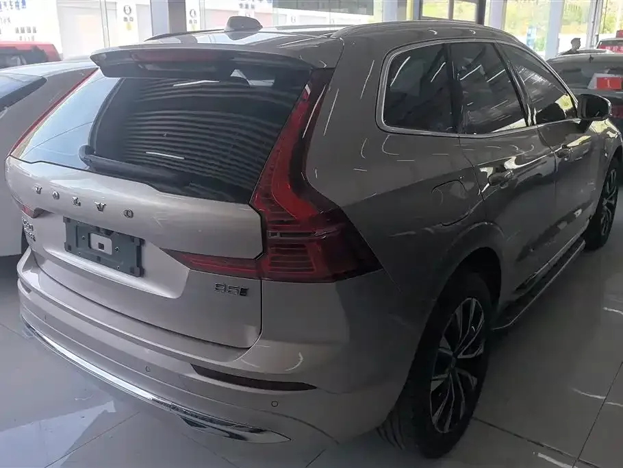 Volvo XC60 — фото 10