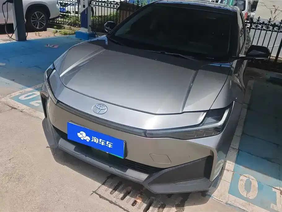 Toyota bZ3 2023 из CN, фото 7