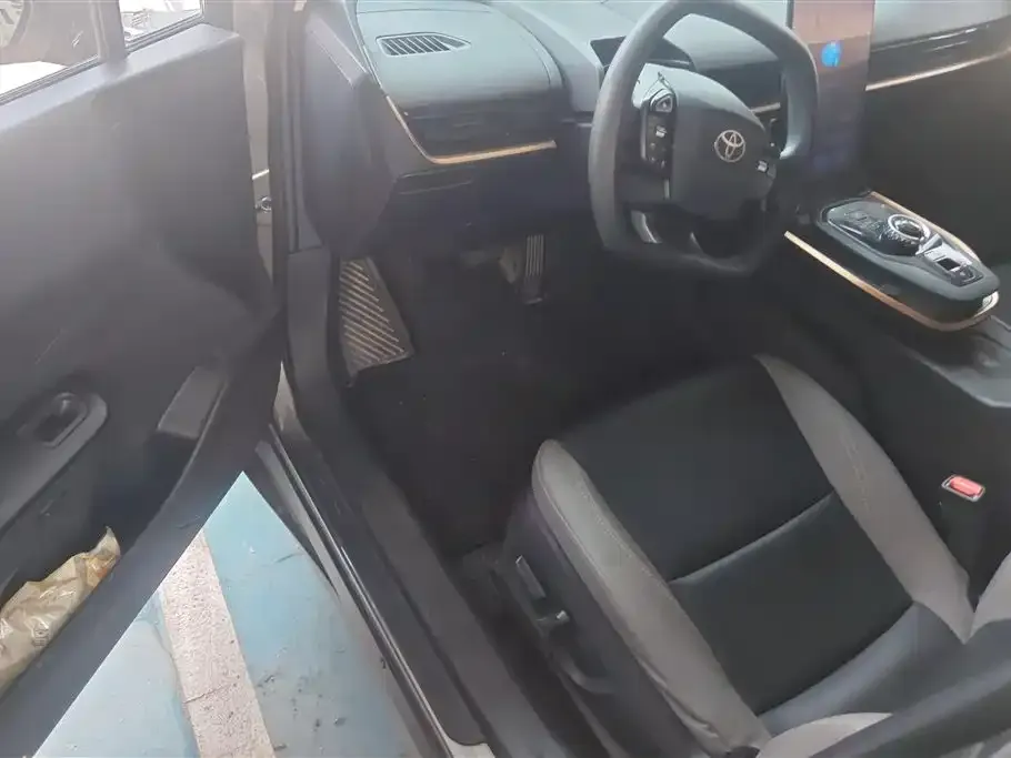 Toyota bZ3 2023 из CN, фото 2