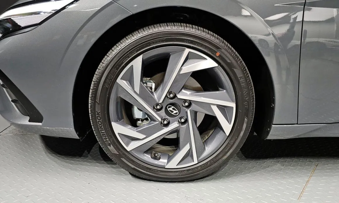 Hyundai AVANTE — фото 8