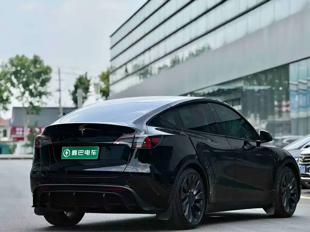 Tesla Model Y — фото 7
