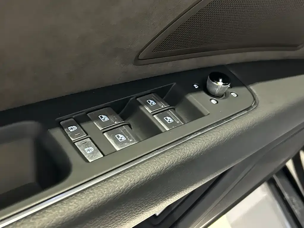 Audi A8 2021 из CN, фото 7