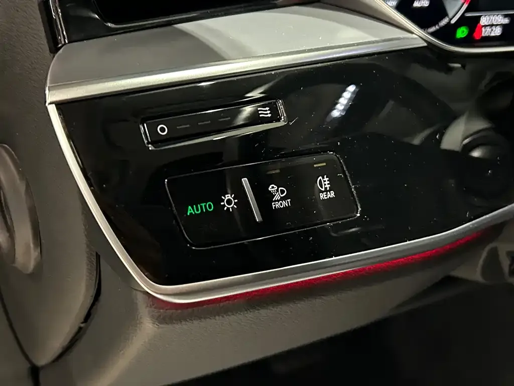 Audi A8 2021 из CN, фото 3