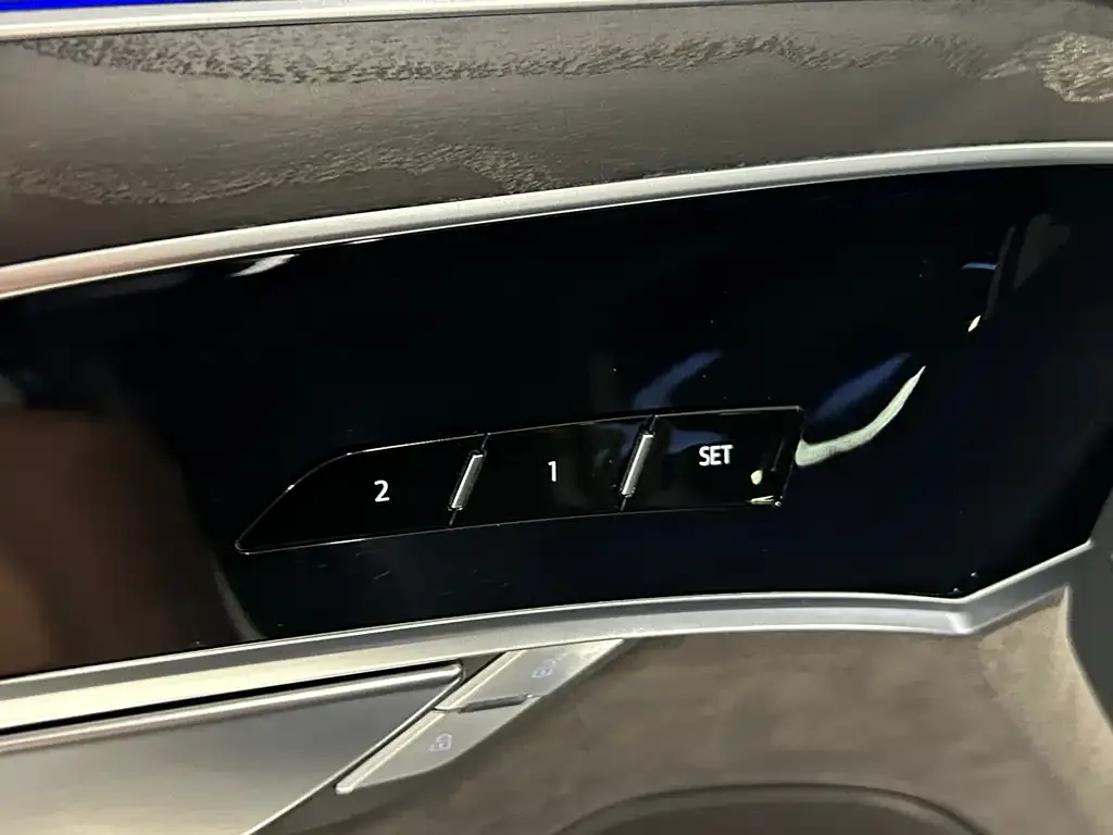 Audi A8 2021 из CN, фото 2