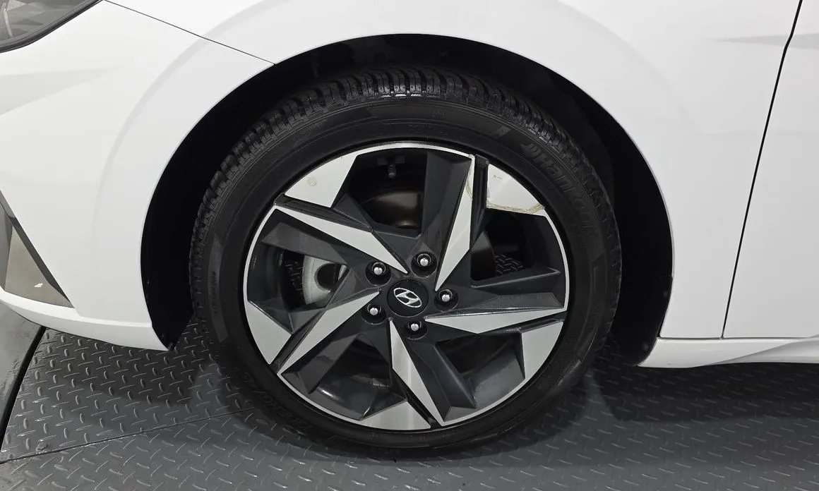 Hyundai AVANTE — фото 3