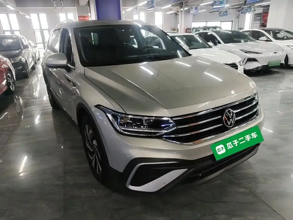 Volkswagen Tiguan L — фото 6