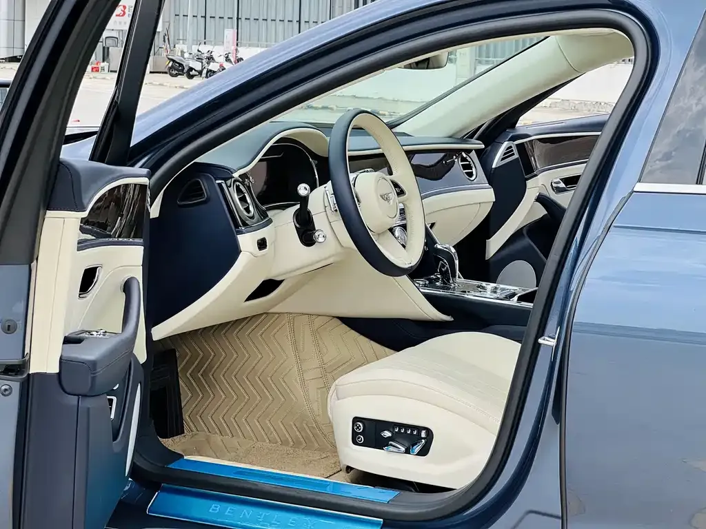 Bentley Flying Spur PHEV 2022 из CN, фото 9