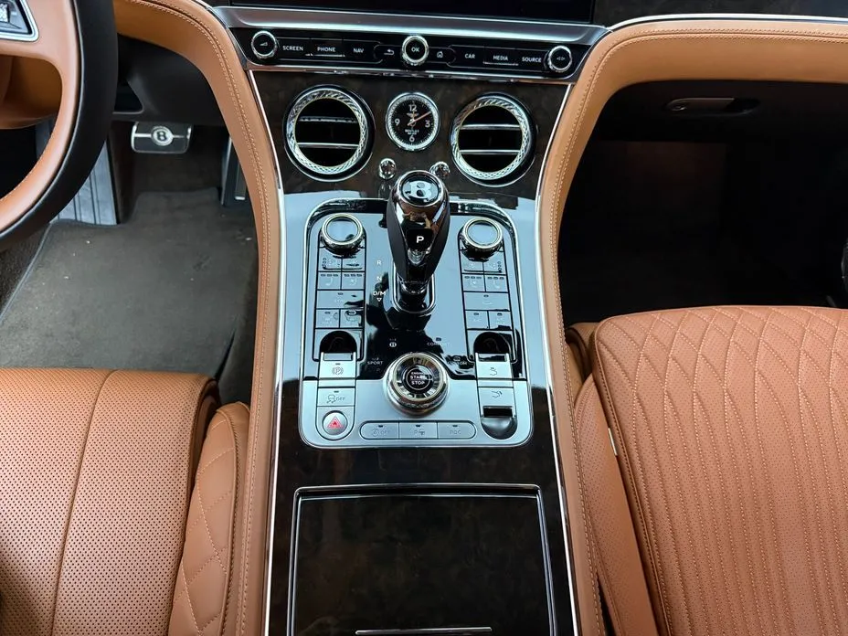 Bentley Continental 2021 из KR, фото 6