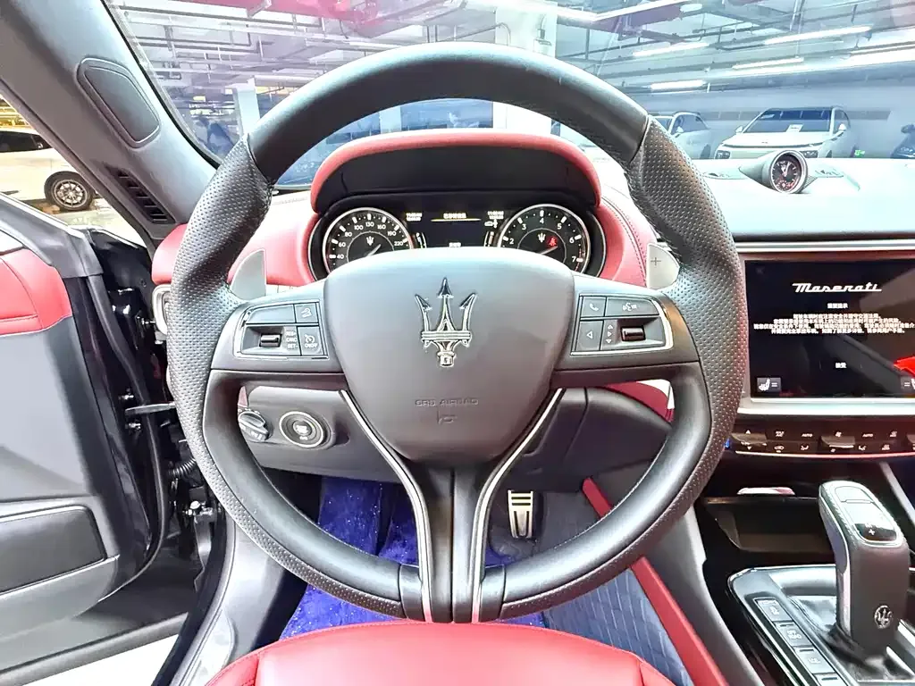 Maserati Levante — фото 5